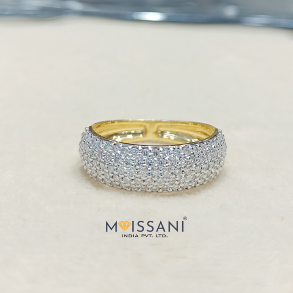 img src="image.jpg" alt="Moissanite Round Shape Stone Band">