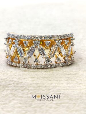 Lab Grown Diamond Taper +Round Shape Ring- LG0372